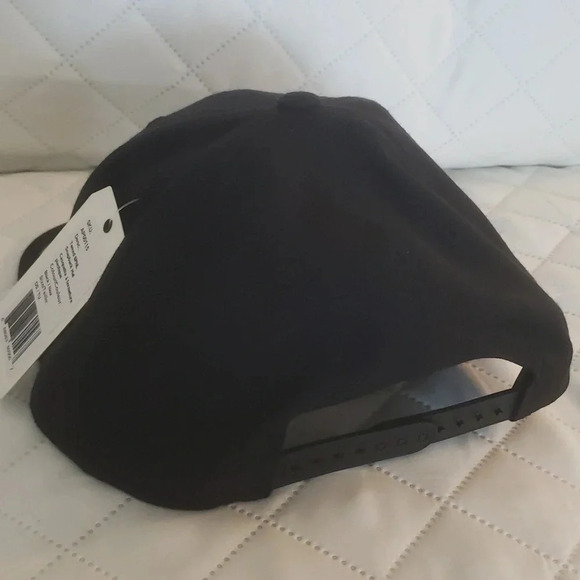 NWT  Tweed Brand Yupoong Mens Snapback Hat Black - Picture 3 of 7